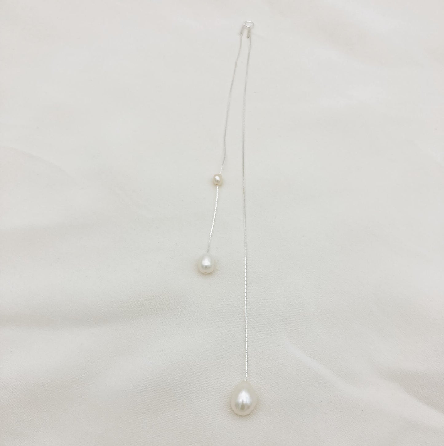 Chaine de dos FWP argent — Chaîne de dos perles d'eau douce baroques — Bijou mariage Couture artisanal — Les Majestés