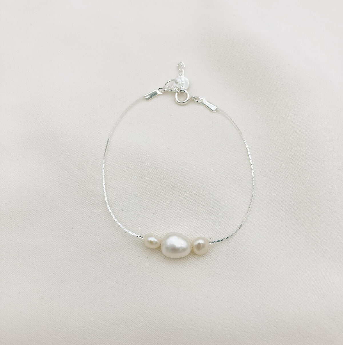 F Rwp FWP – Bracelet chaîne trois perles d'eau douce | Les Majestés