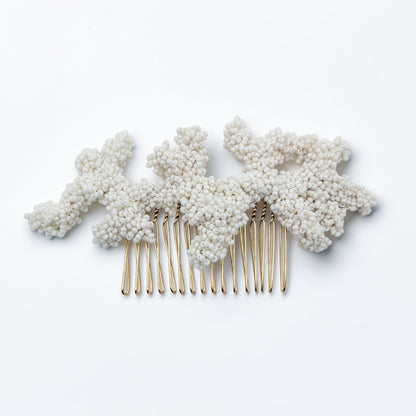 Accessoire de cheveux Océane — Peigne ornemental corail brodé — accessoire mariage artisanal — Les Majestés