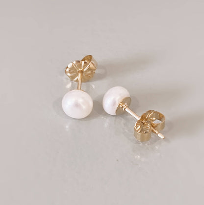 Boucles FWP mini — Boucles d'oreilles mini perle d'eau douce — Bijou Mariage Couture artisanal — Les Majestés