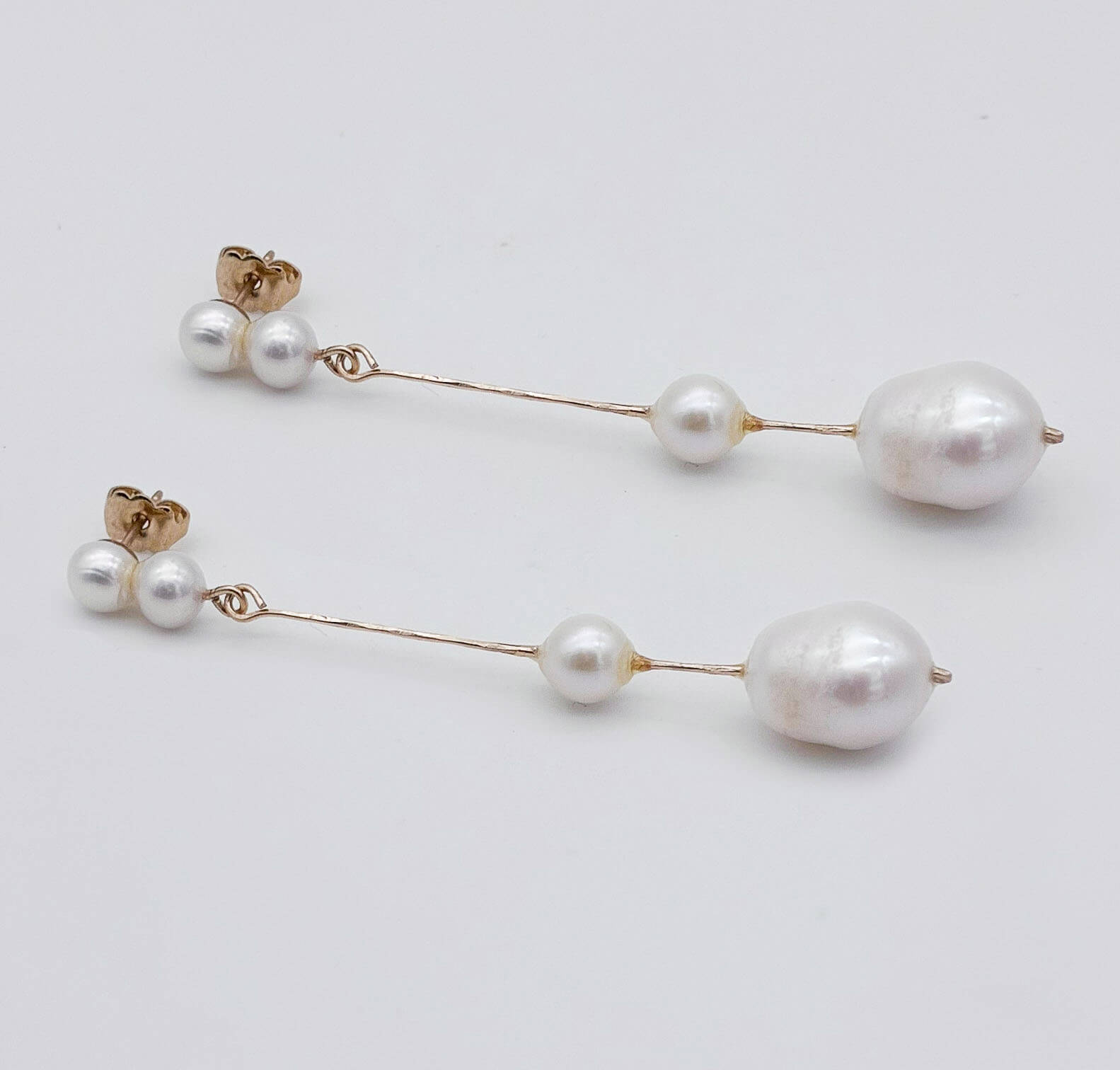 Boucle Ophélie — Boucles d'oreilles perles d'eau douce et fil gold filled — Bijou Mariage Couture artisanal — Les Majestés