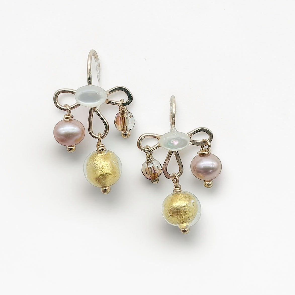 Boucles chandelier Claire — Boucles d'oreilles chandelier perles et Murano — Bijou mariage artisanal — Les Majestés