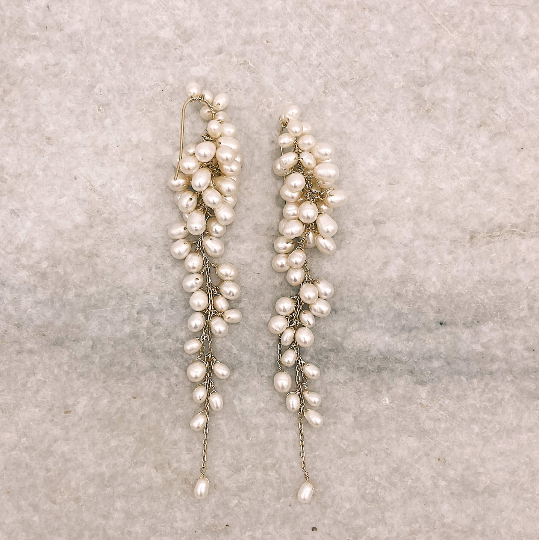 Boucles Joséphine XL — Boucles d’oreilles cascade XL de perles d’eau douce — Bijou Mariage Couture artisanal— Les Majestés