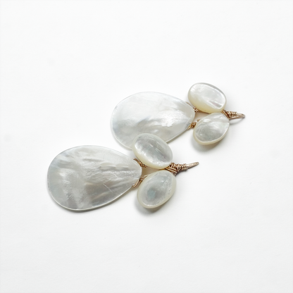 Boucles d'oreilles nacre MARJORIE — bijou mariée artisanal — Les Majestés
