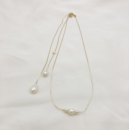 Chaine de dos FWP dorée — Chaîne de dos perles d'eau douce baroques — Bijou mariée Couture artisanal — Les Majestés