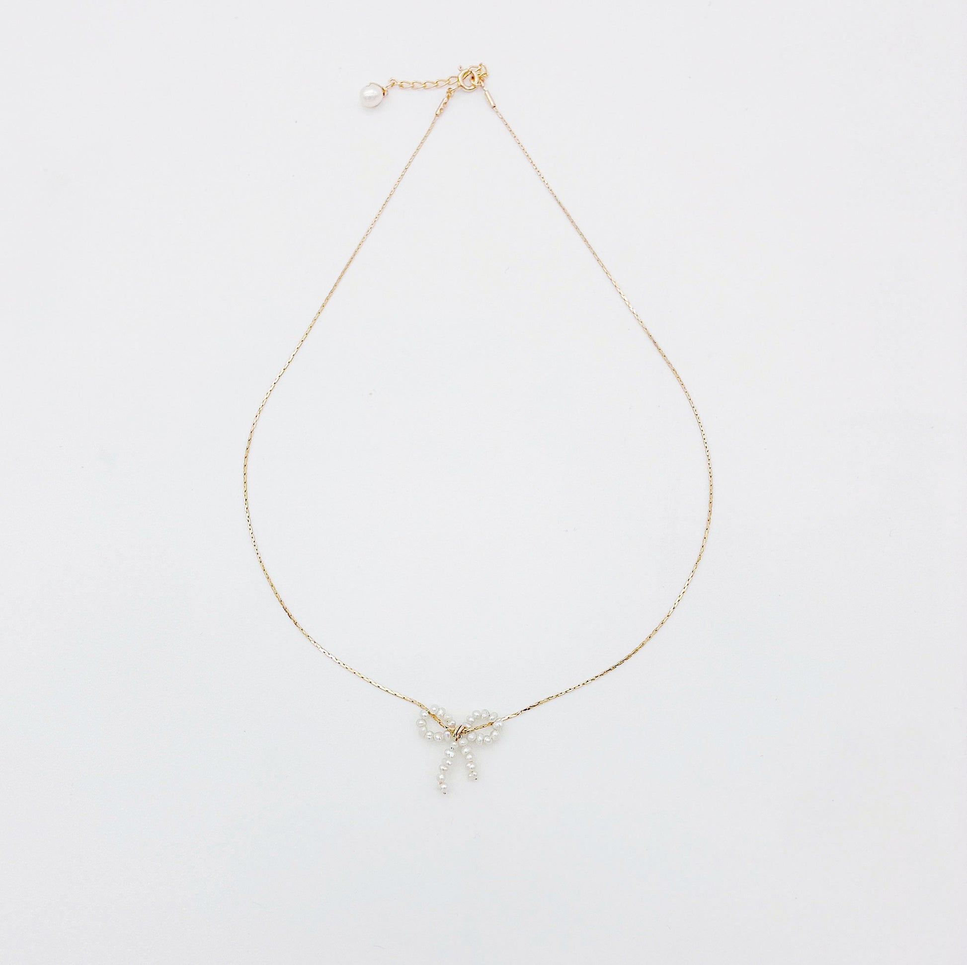 Collier Anita — Collier nœud de perles d'eau douce — bijou mariage artisanal — Les Majestés