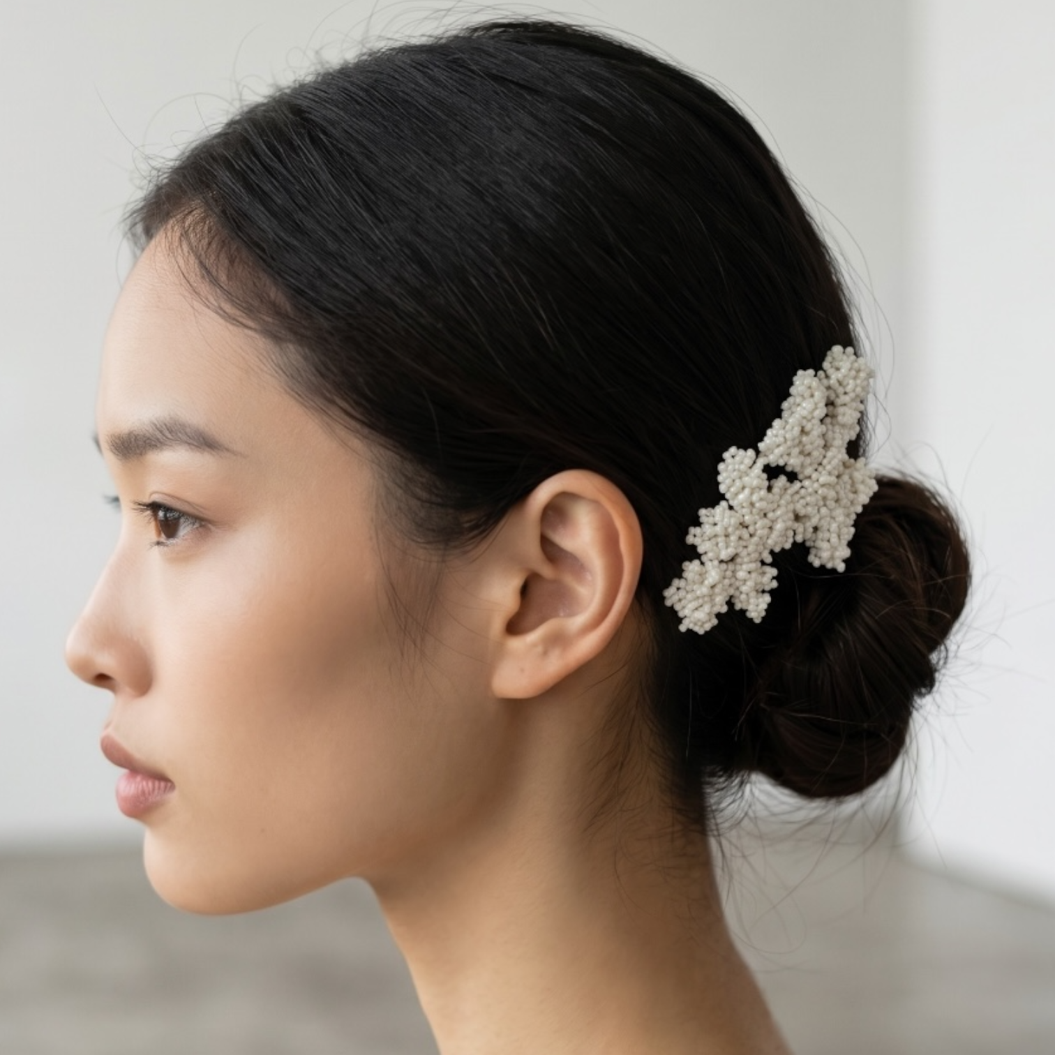Accessoire de cheveux Océane mini — Peigne ornemental corail brodé — accessoire mariage artisanal — Les Majestés