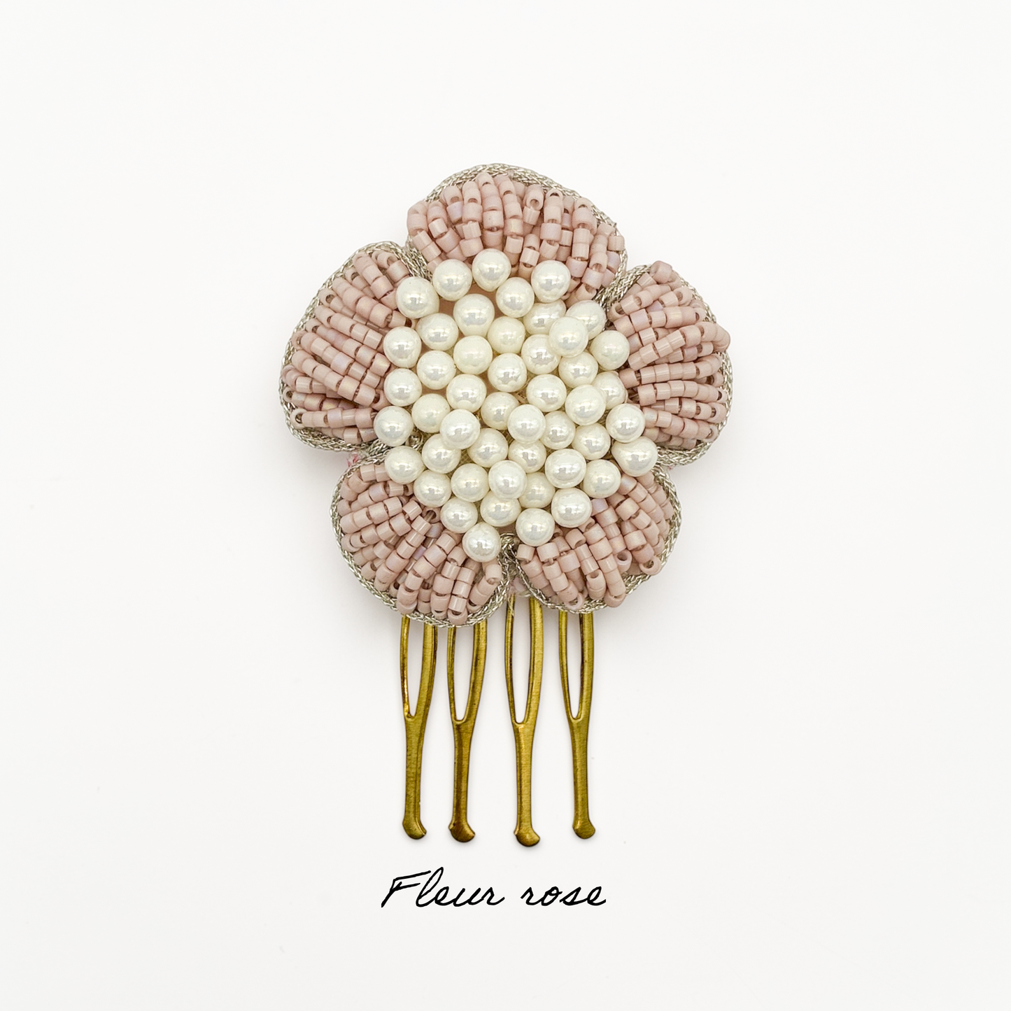 Peigne Shirley Fleur rose — Peignes brodés perles MIYUKI — Accessoires cheveux Mariage couture artisanal — Les Majestés