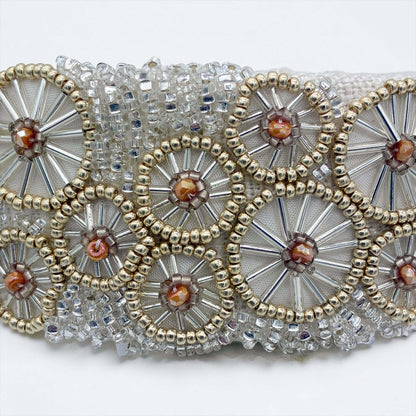 Serre-tête Anne- accessoire de cheveux mariée –Mariage- couture artisanal - Vue détail -  Les Majestés