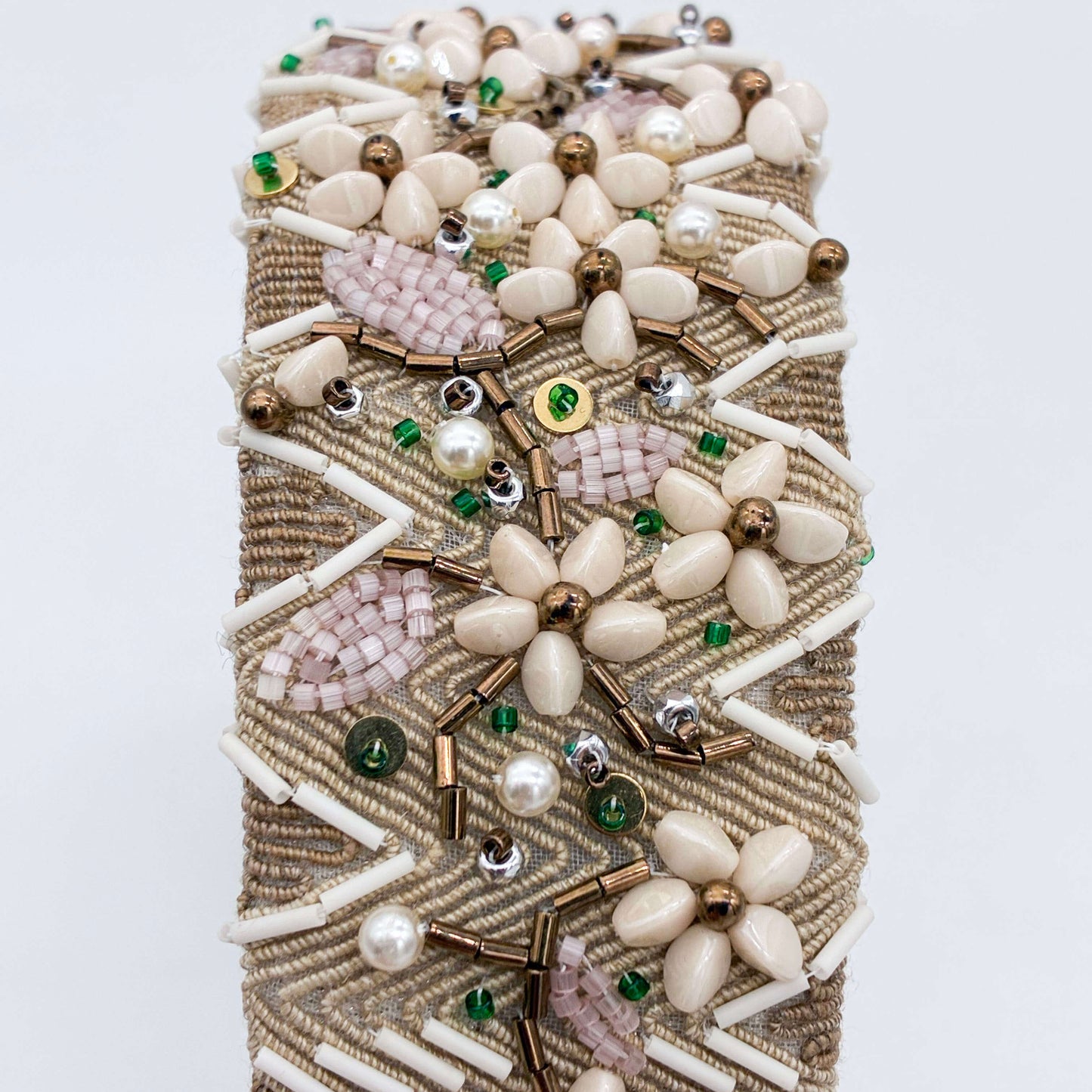 Serre-tête Carla- accessoire de cheveux mariée –Mariage- couture artisanal - Vue détail -  Les Majestés